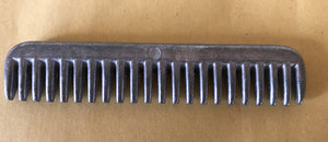 Tail pulling comb